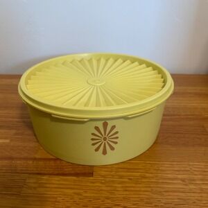 Vintage Tupperware Harvest Gold Yellow 1205-4 Round Container Fan Lid Flower